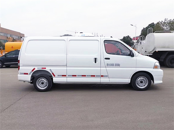 金杯快運(yùn)面包冷藏車