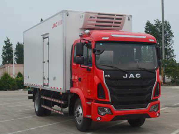 江淮6.83米貨廂冷藏車