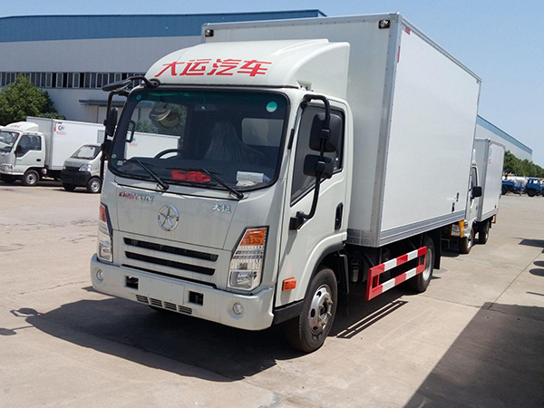 大運(yùn)單排4.05米貨廂冷藏車