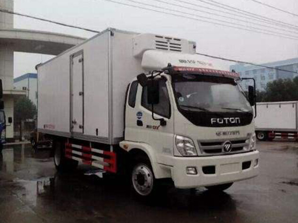 福田排半5.1米貨廂冷藏車