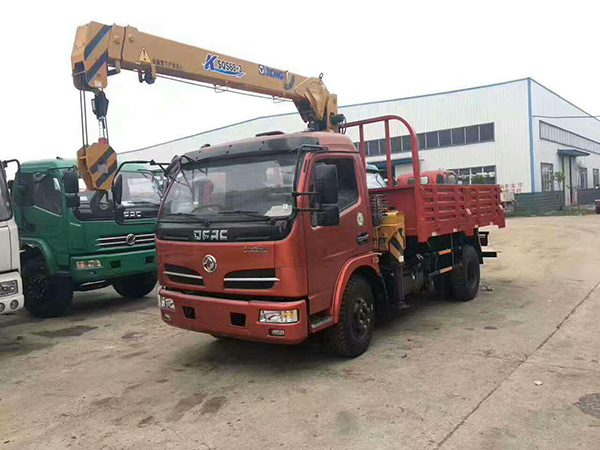 東風3.4米藍牌隨車吊 東風3.4米藍牌隨車吊