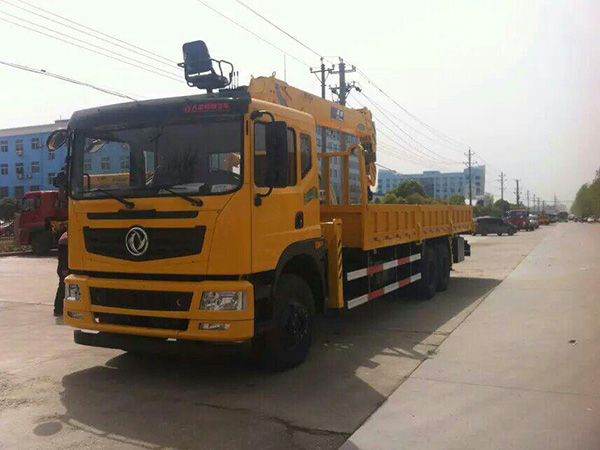 東風征夢8.5米隨車吊