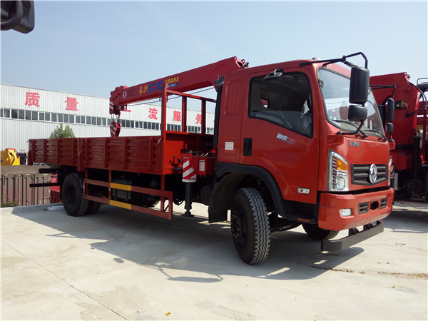 國五東風玉虎6.3噸隨車吊