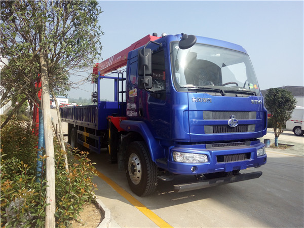 東風(fēng)柳汽乘龍8噸隨車(chē)吊
