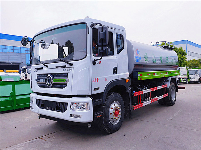 東風(fēng)多利卡D9灑水車(chē)