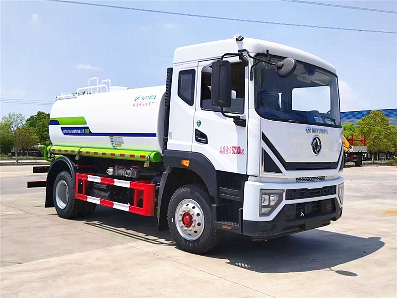 東風(fēng)多利卡D9灑水車(chē)