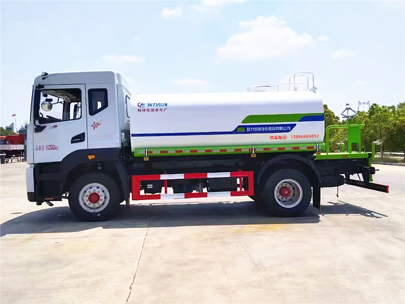 東風(fēng)多利卡D9灑水車(chē)
