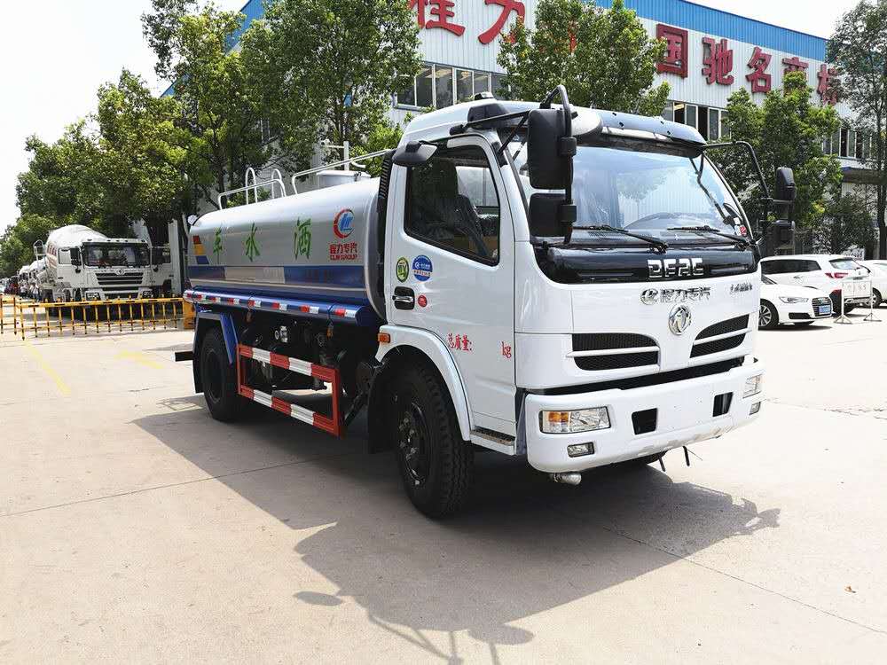 東風(fēng)福瑞卡灑水車(chē)8噸