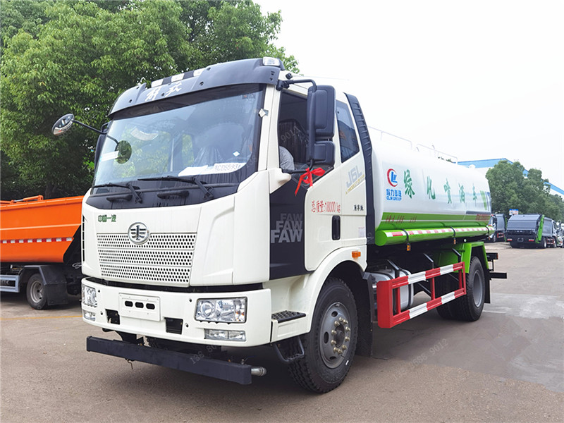 解放14-15噸J6灑水車