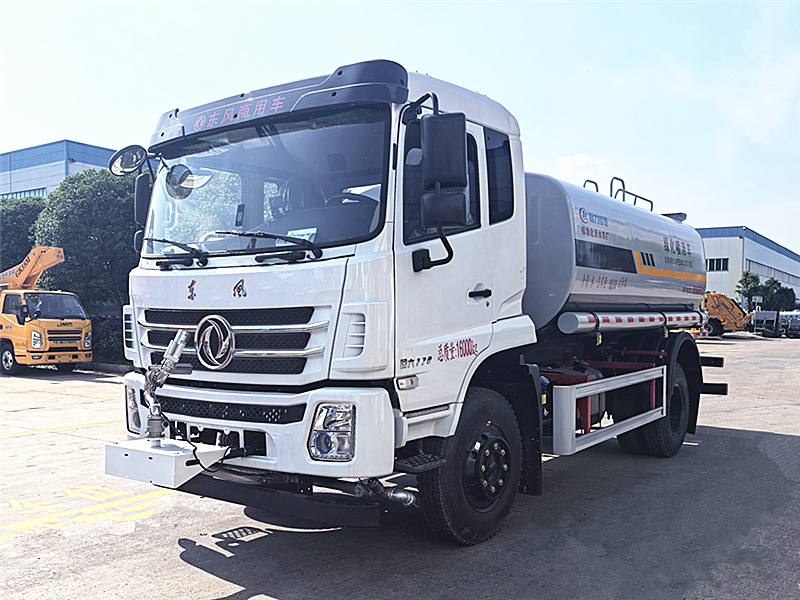 東風(fēng)商用K6灑水車(chē)