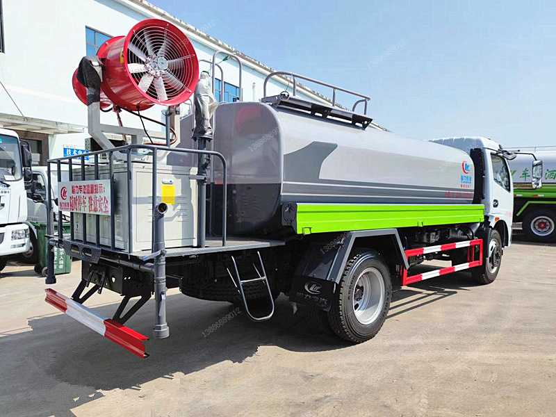 東風福瑞卡F7霧炮車