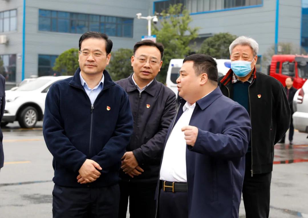 程阿羅，黨委副書記、常務(wù)副總經(jīng)理程國強(qiáng)，黨委書記何儒安、總經(jīng)辦服務(wù)中心主任張火生